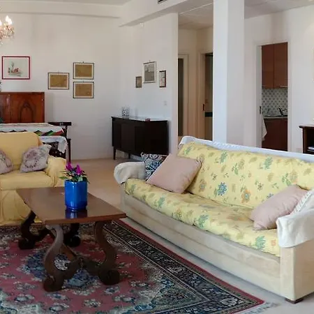 דירה Tina's House לצ'ה