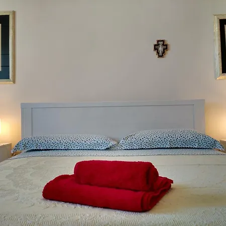 Tina's House דירה לצ'ה