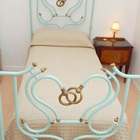 Tina's House דירה *