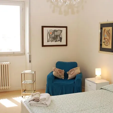 Tina's House דירה