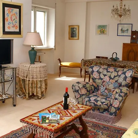 דירה Tina's House